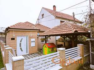 Na prodaju renovirana kuća u Zemunu